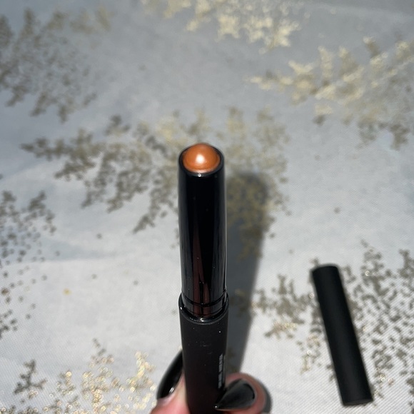Nars Velvet Shadow Stick in Dark Angel - Picture 4 of 4